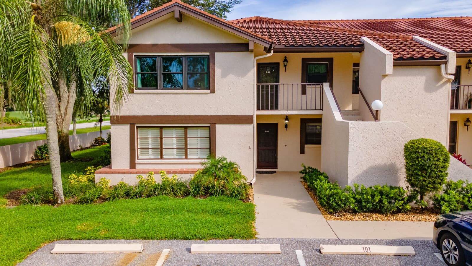 Corner unit condo rental located in Sarasota, Florida